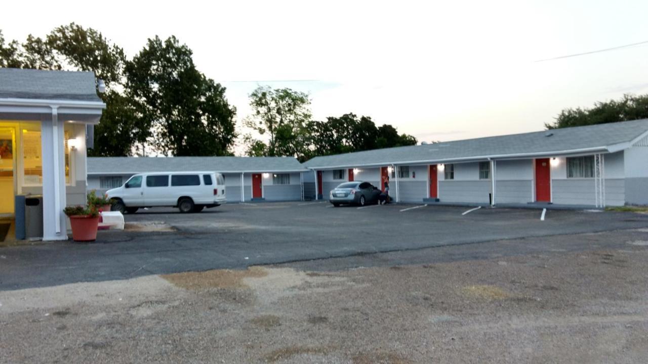 Budget Inn Hamilton Exterior photo